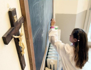 Crucifixo em sala de aula