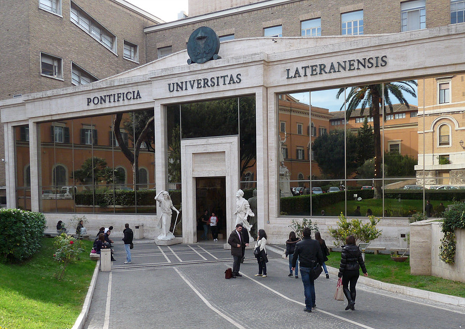 Novo documento Veritatis gaudium: Papa promove reforma de faculdades e  universidades eclesiásticas - CNBB Nordeste 2