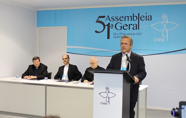 Coletiva10042013