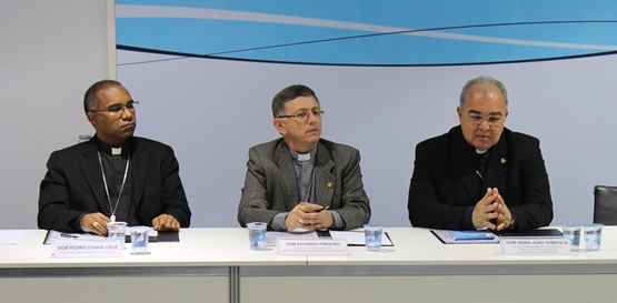 Coletiva_17.04