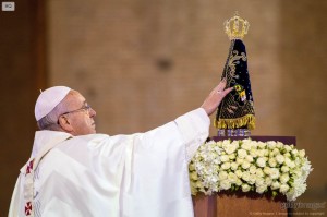 Aparecida-2013_Papa-Francisco-Nossa-Senhora