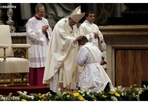 Ordenaciones-sacerdotes-26-4-2015-640x453