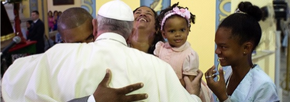Papa: nas periferias existem traços de beleza, humanidade verdadeira