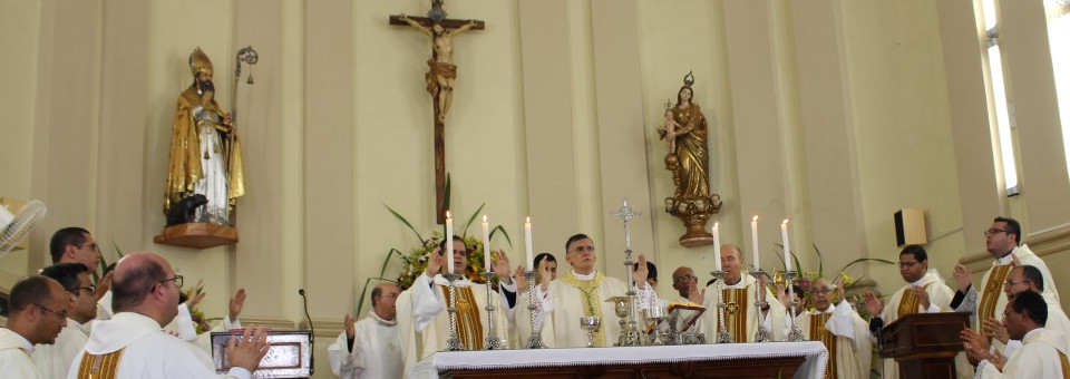 Dom Antônio Tourinho celebra aniversário de ordenação episcopal na festa de Vitória de Santo Antão