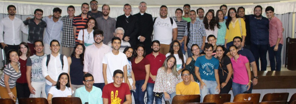 Universitários prestigiam conferência de Dom Antônio Tourinho no Vicariato Soledade