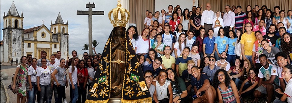Arcebispo conversa com movimentos jovens católicos em Olinda