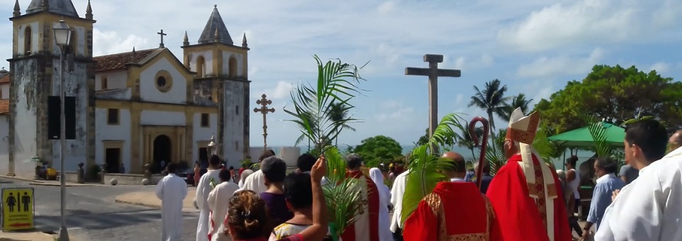 Celebração do Domingo de Ramos emociona fiéis na Sé de Olinda
