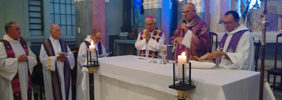 Fiéis lembram dom Marcelo Carvalheira em missa na Igreja das Graças