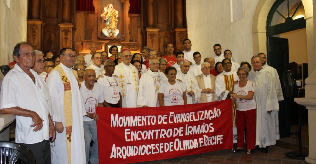 Primeiro dia da visita do Núncio Apostólico ao Recife reverencia dom Helder