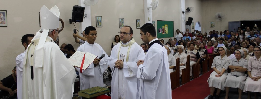 Dom Fernando instala 127ª paróquia: São Vicente de Paulo (Dois Unidos)