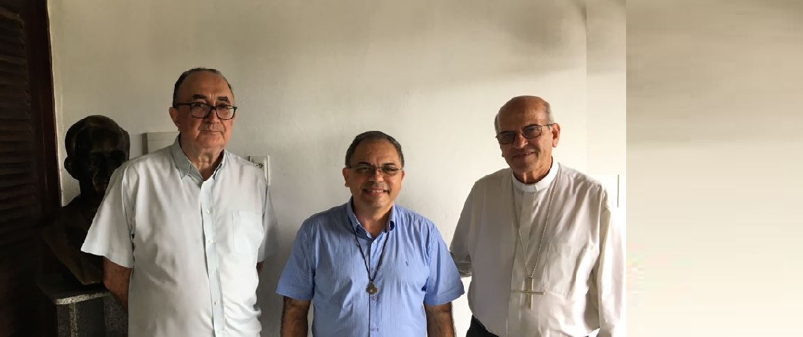 Dom Fernando saúda novo bispo de Limoeiro do Norte (CE): padre André Vital Félix