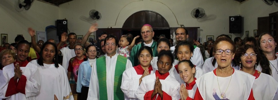 Fiéis da paróquia São José Operário acolhem comitiva arquidiocesana na visita pastoral