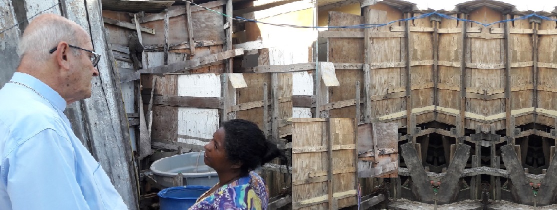 Arcebispo visita comunidade dos Coelhos e leva mensagem de esperança