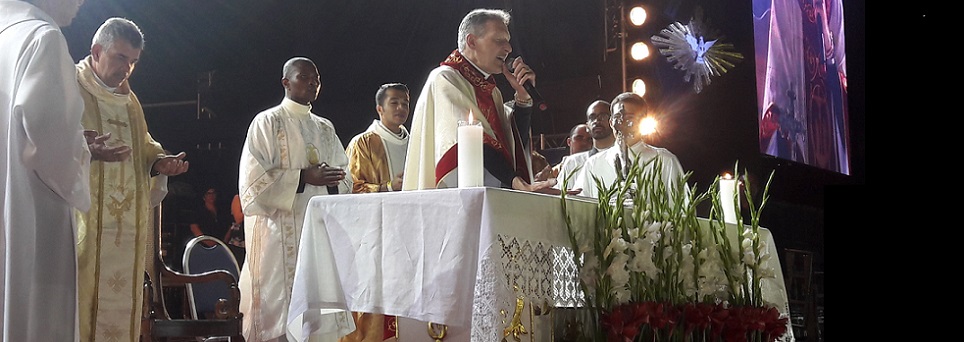 Padre Marcelo Rossi preside celebração eucarística no aniversário da Obra de Maria