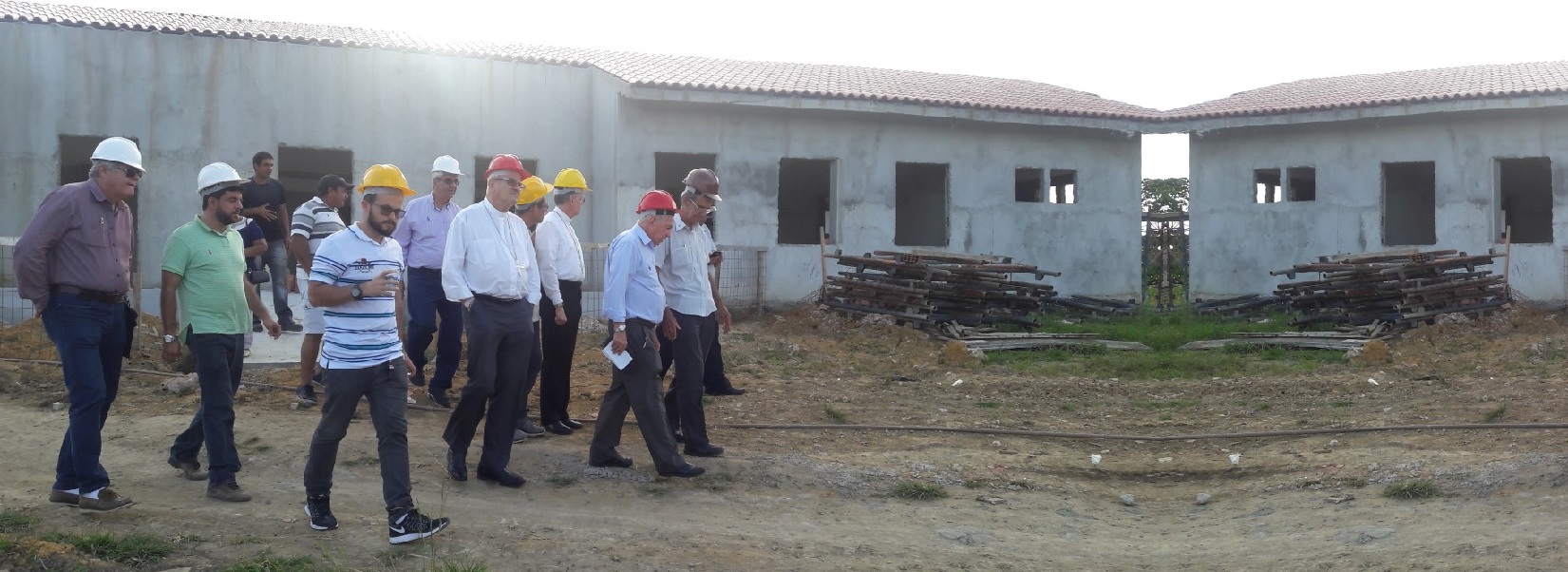 Canteiro de obras da Fazenda da Esperança em Jaboatão recebe visita episcopal