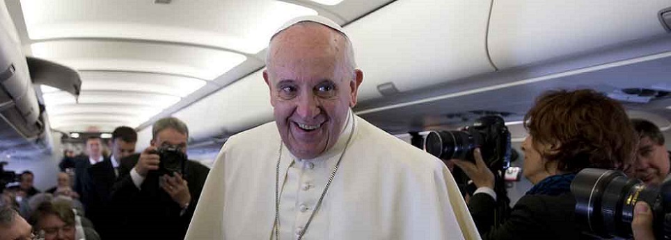 Papa diz a jornalistas que chorou com os imigrantes muçulmanos de Bangladesh