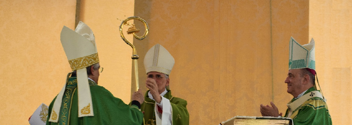 Dom Tourinho toma posse na recém-criada diocese de Cruz das Almas (BA)