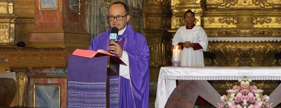 Dom Fernando nomeia padre Luciano Brito vigário geral da Arquidiocese