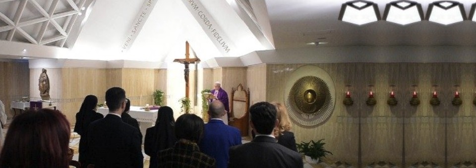 Papa diz que é preciso pedir a graça da vergonha e jamais julgar os outros