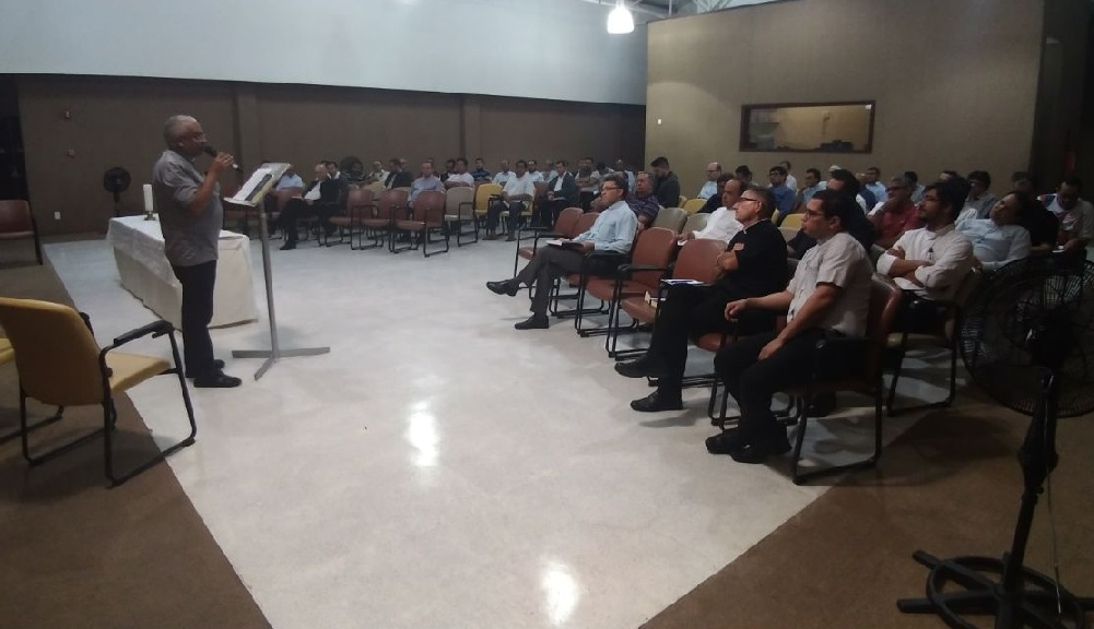 Clero arquidiocesano reúne-se em retiro quaresmal no Sertão