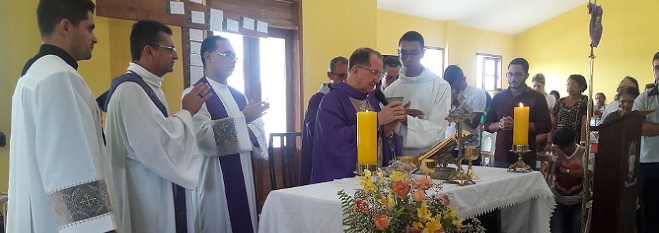 Dom Bernardino Marchió celebra missa na Fazenda da Esperança de Jaboatão