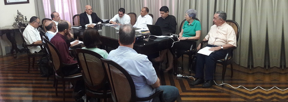 Arcebispo preside reunião sobre Congresso Eucarístico Nacional no Recife