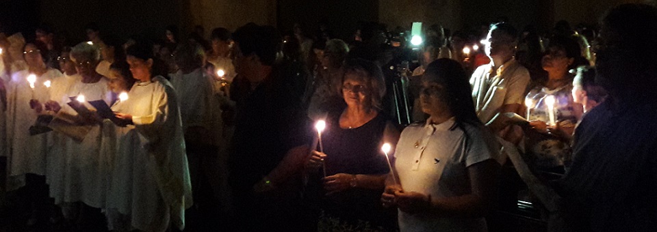 Celebração da luz proclama a Páscoa do Senhor no sábado à noite