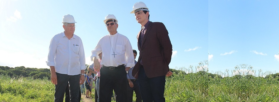 Dom Fernando e padre Reginaldo Manzotti concedem coletiva na Fazenda da Esperança sexta (20/04)