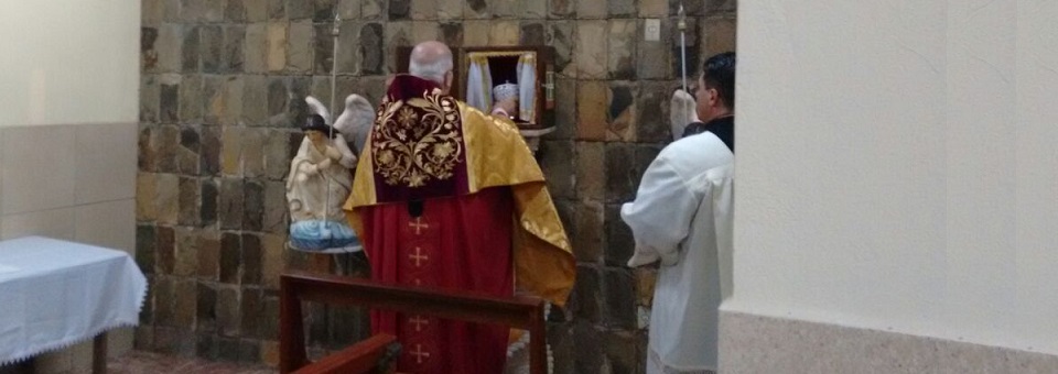 Dom Fernando celebra missa em desagravo à profanação do Santíssimo em capela de Paulista