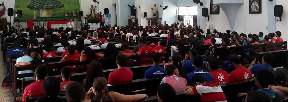 Expressões juvenis participam de catequese com o arcebispo