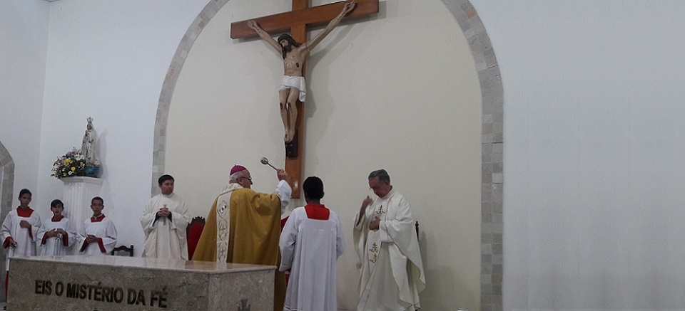 Arcebispo fortalece aliança com a Eucaristia em Missa de desagravo na paróquia de São Francisco (Rio Doce)