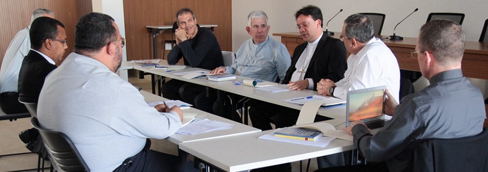 Comissão atualiza diretrizes da ação evangelizadora da Igreja no Brasil