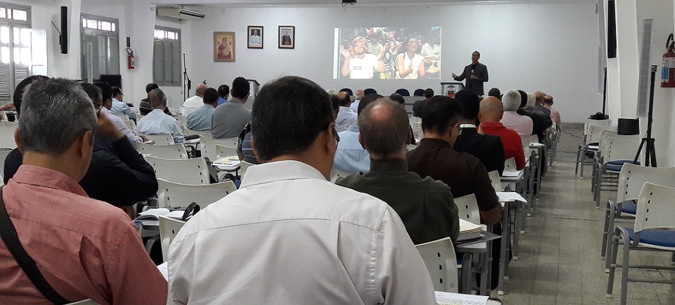 Clero arquidiocesano recebe orientações sobre as Eleições Gerais