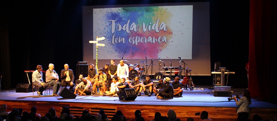 Show Toda Vida Tem Esperança – Recife envolve fiéis