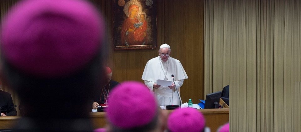 Publicada a Constituição Apostólica Episcopalis communio visando o Sínodo dos bispos