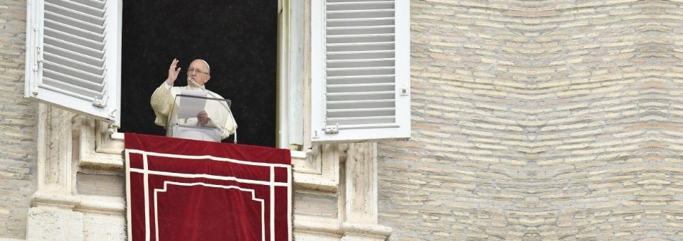 Papa Francisco reflete sobre matrimônio e suas crises