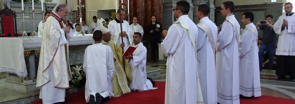 Dom Limacêdo ordena quatro novos padres salesianos