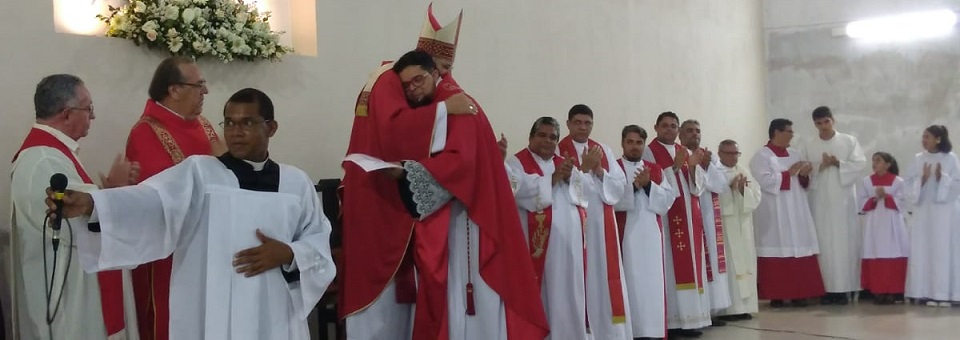 Padre Deyvson é o novo pároco do Janga