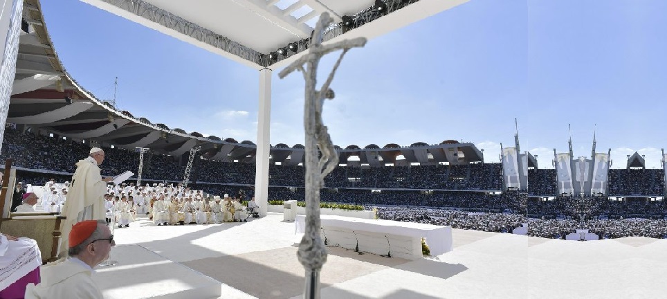 Papa convida católicos em Abu Dhabi para que sejam “oásis de paz”
