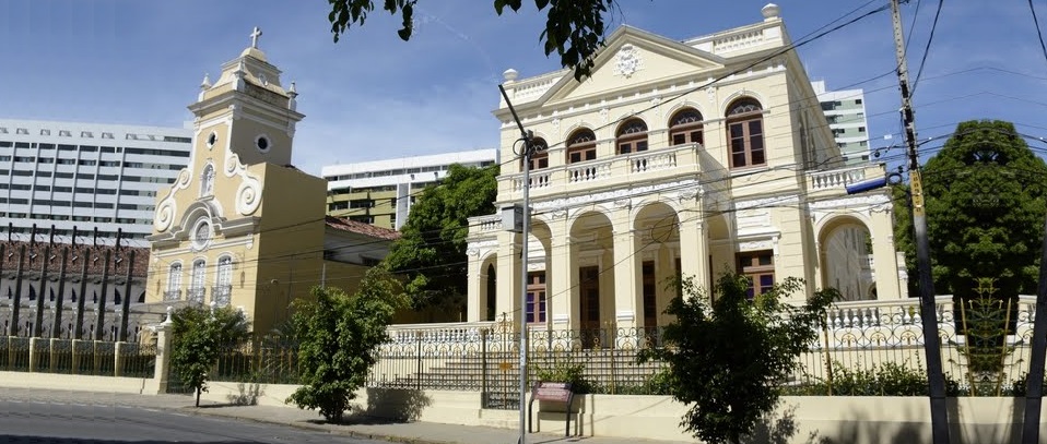 Arcebispo realiza hoje reunião sobre a situação do Edifício Holiday