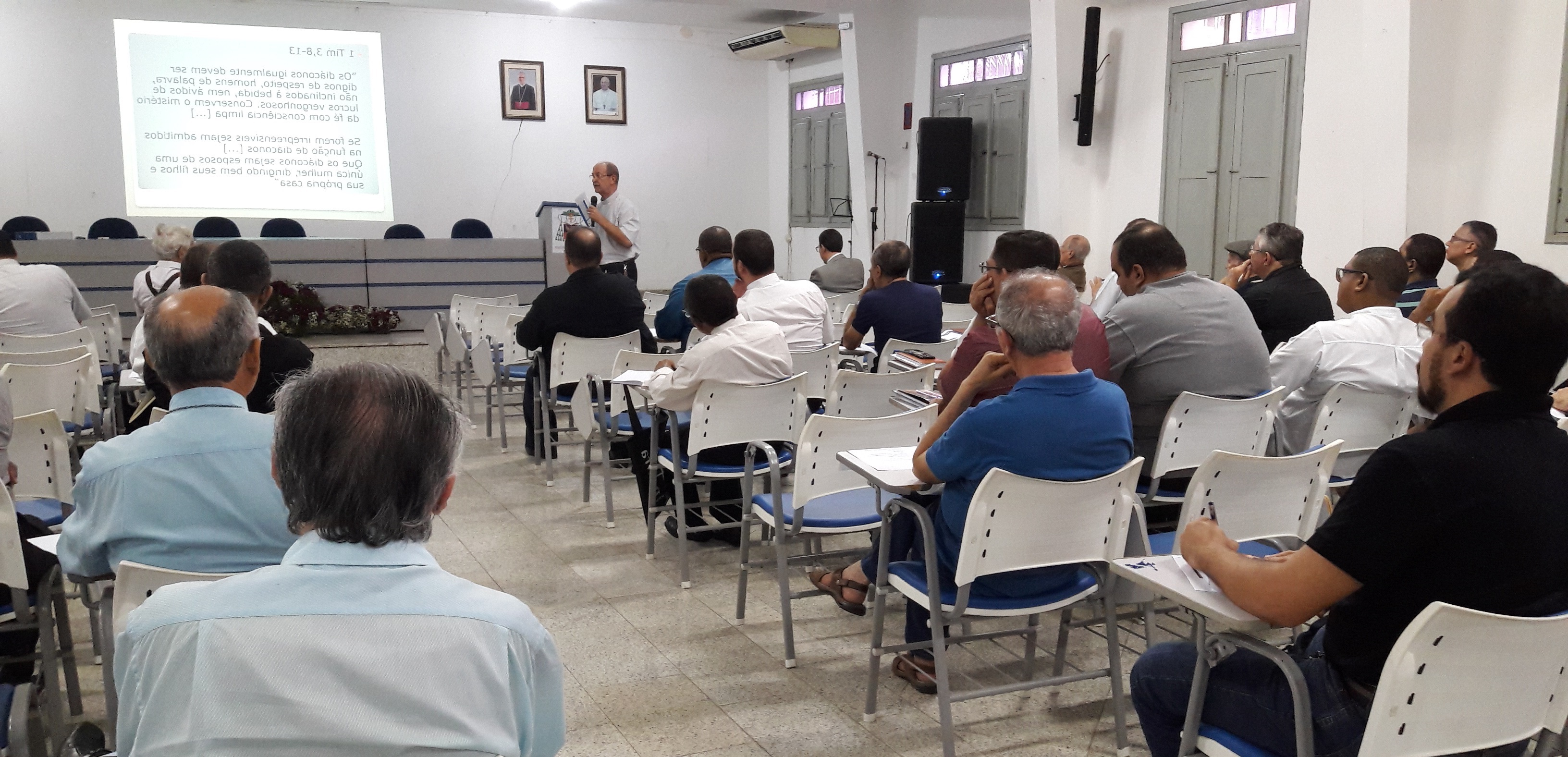 Clero arquidiocesano reflete sobre missionariedade e diaconia da Igreja
