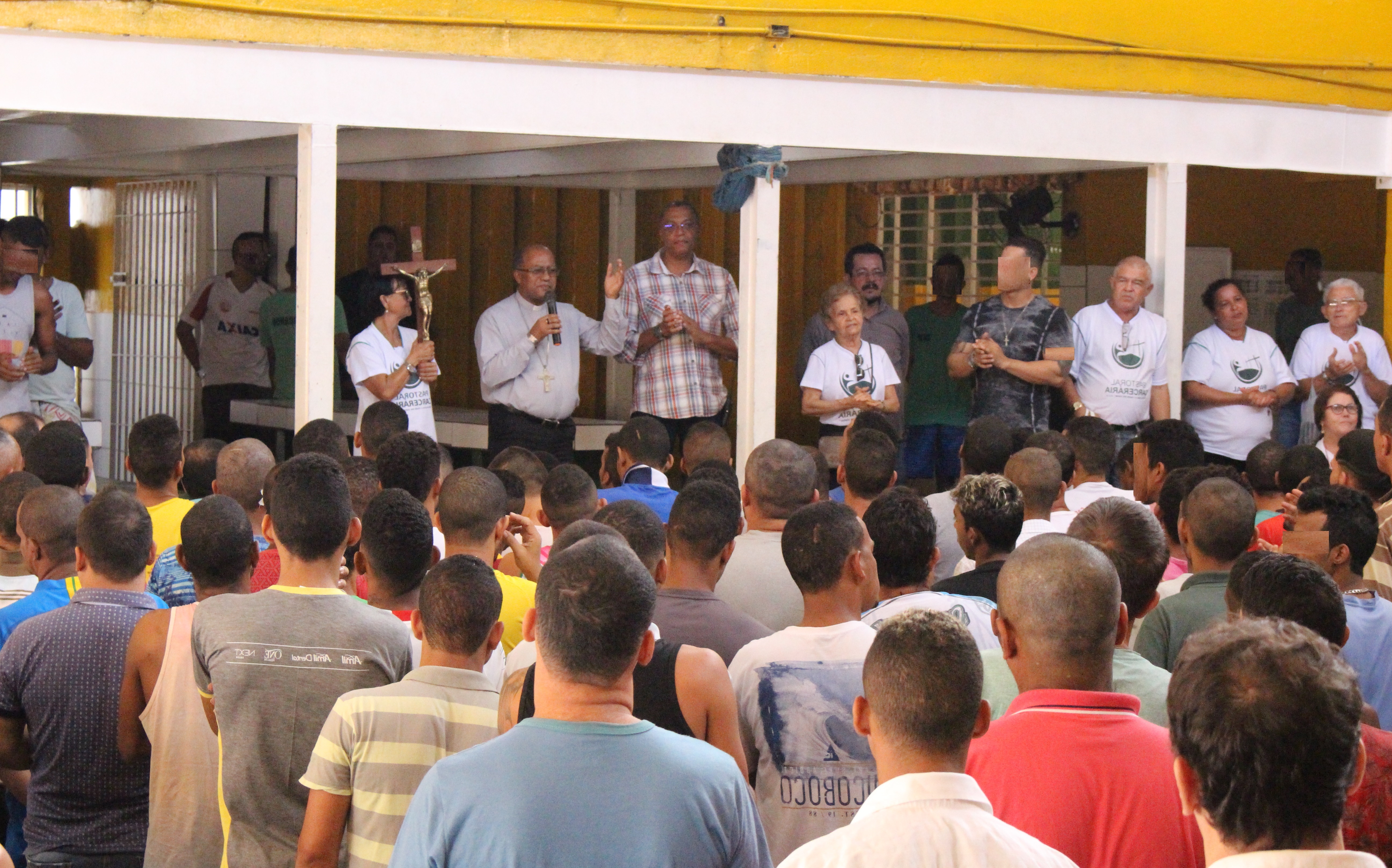 Dom Limacêdo e Pastoral Carcerária visitam Cotel