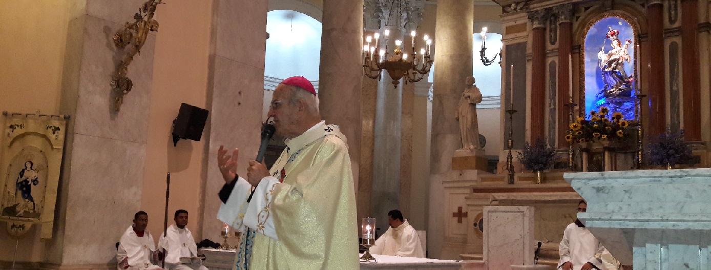 Fiéis renovam devoção à Nossa Senhora da Penha no Recife
