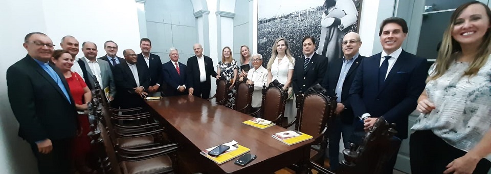Arquidiocese vive encontro inédito com cônsules de 12 países