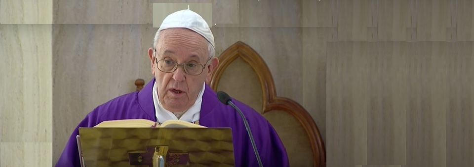 Papa reza por médicos e padres mortos na assistência aos doentes de coronavírus