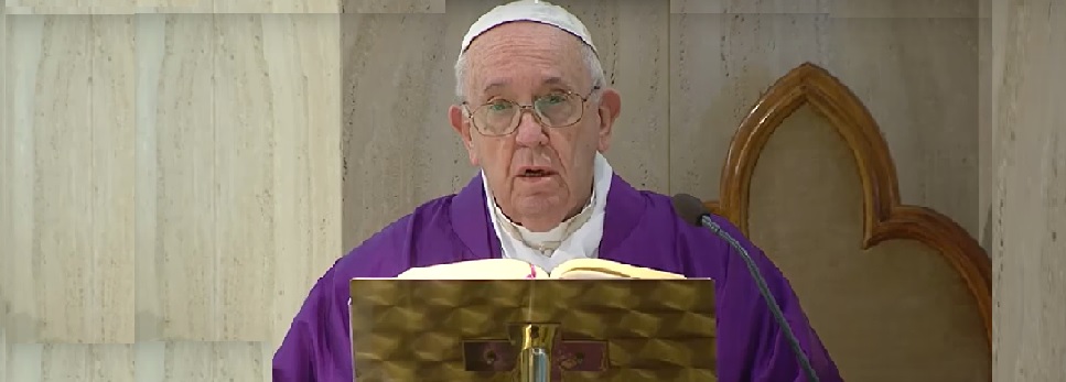 Papa reza por profissionais de Saúde e acalenta fiéis que desejam confessar-se