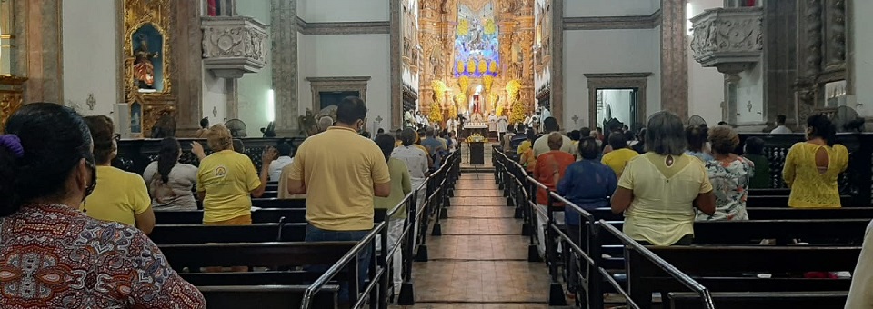 Dom Fernando celebra dia da padroeira do Recife na Basílica do Carmo