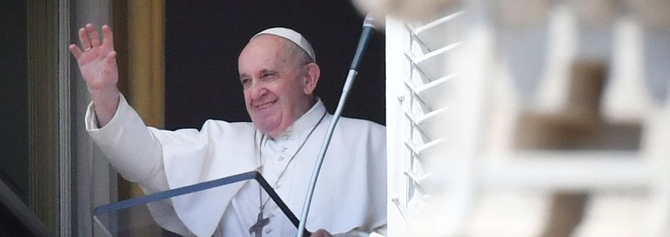 Papa no Angelus: repetir sempre ao coração que “o pobre sou eu”
