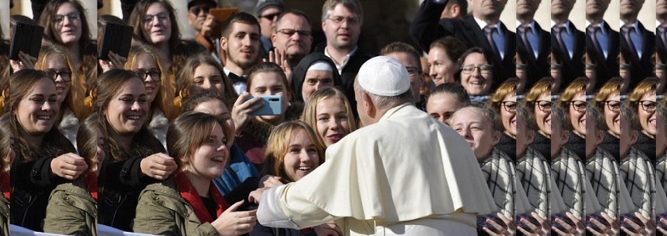 Papa Francisco: comunicar encontrando as pessoas onde estão e como são