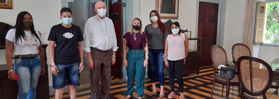 Ação distribui cartões-alimentação para egressos do sistema prisional